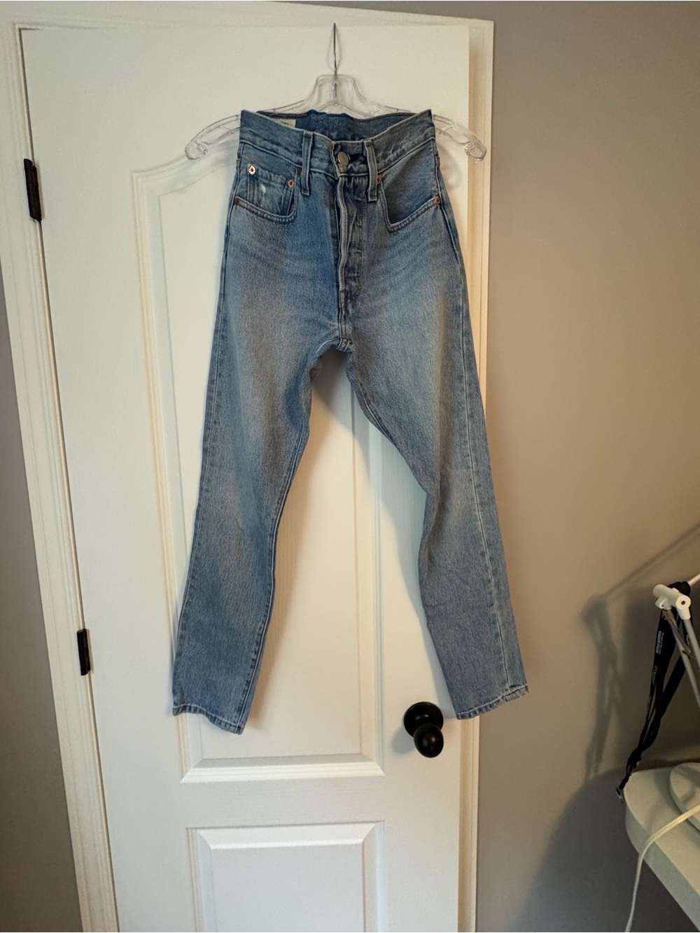 Levis Light Wash High-Rise Jeans - Classic Blue Denim